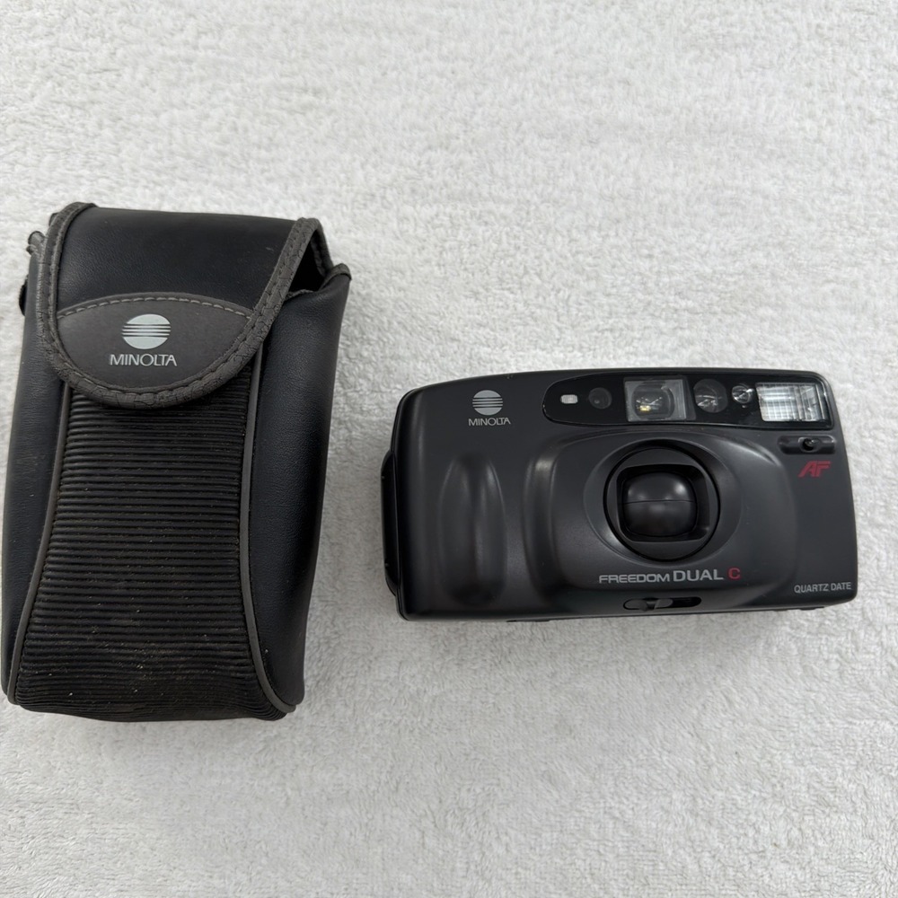 Minolta Freedom Dual C AF 35mm Film Point And Shoot Camera Untested w/ Case